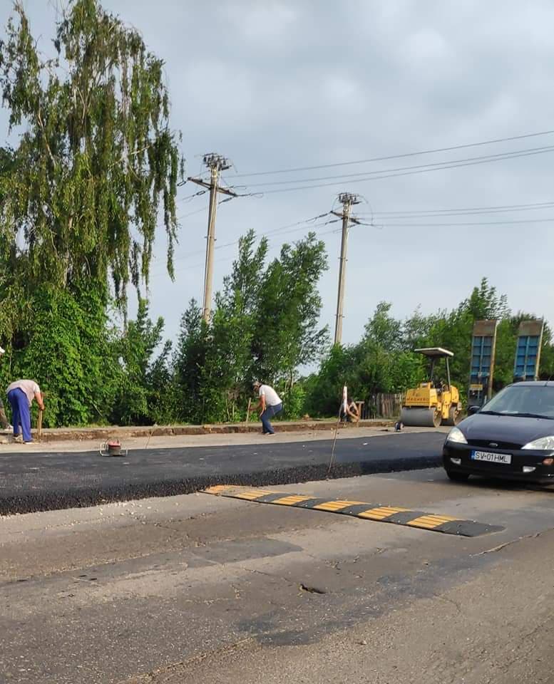 La Fălticeni S A Turnat Asfalt Peste Limitatoarele De Viteză Foto