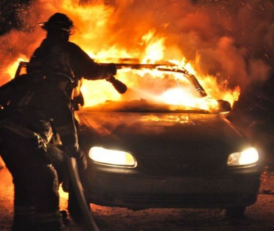 incendiu mașină, sursă foto Vestea.net