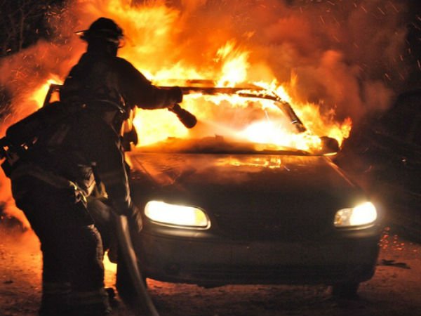 incendiu mașină, sursă foto Vestea.net