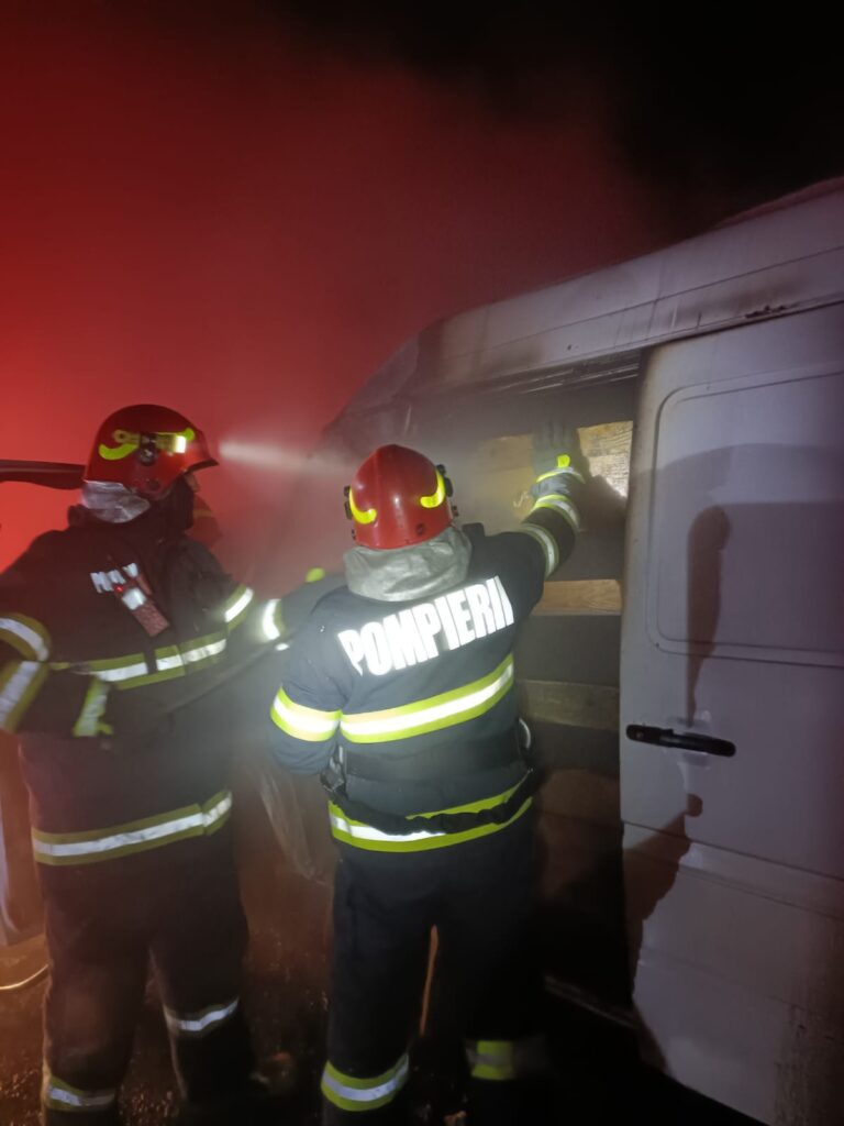 incendiu autoutilitară