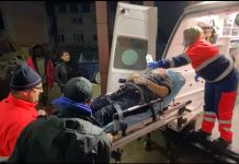 Femeie arestată după ce și-a atacat soțul cu cuțitul