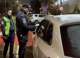 Accident în benzinărie, un șofer beat a intrat cu mașina în clădirea unui peco